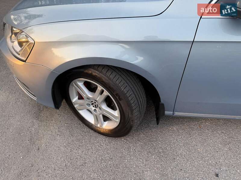 Универсал Volkswagen Passat 2012 в Днепре