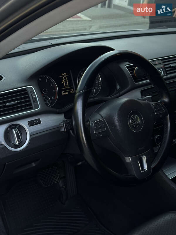 Седан Volkswagen Passat 2011 в Запорожье