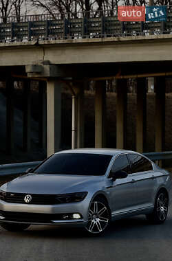 Седан Volkswagen Passat 2015 в Житомирі