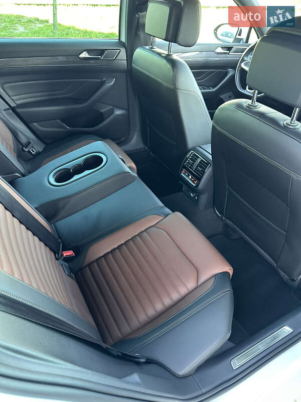 Универсал Volkswagen Passat 2021 в Умани фото 42 Универсал Volkswagen Passat 2021 в Умани