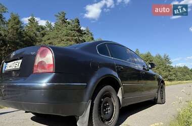 Седан Volkswagen Passat 2004 в Кременчуці