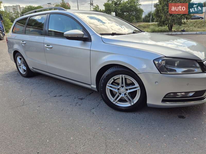 Универсал Volkswagen Passat 2012 в Львове