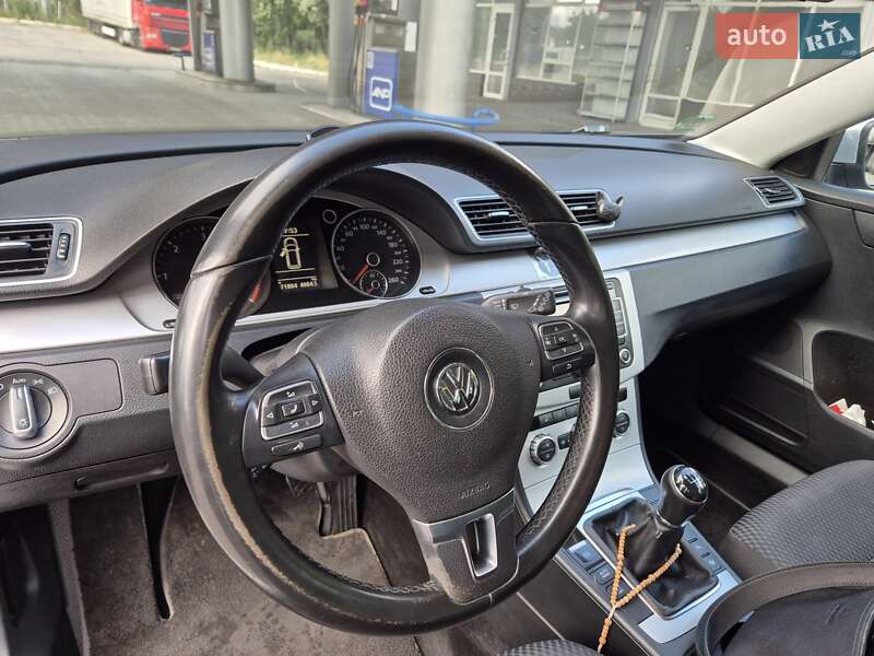 Универсал Volkswagen Passat 2012 в Львове