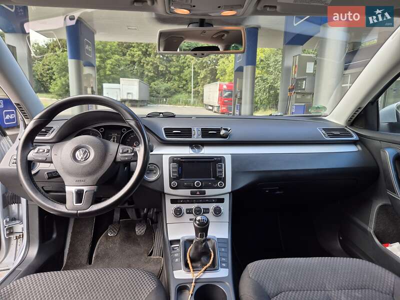 Универсал Volkswagen Passat 2012 в Львове