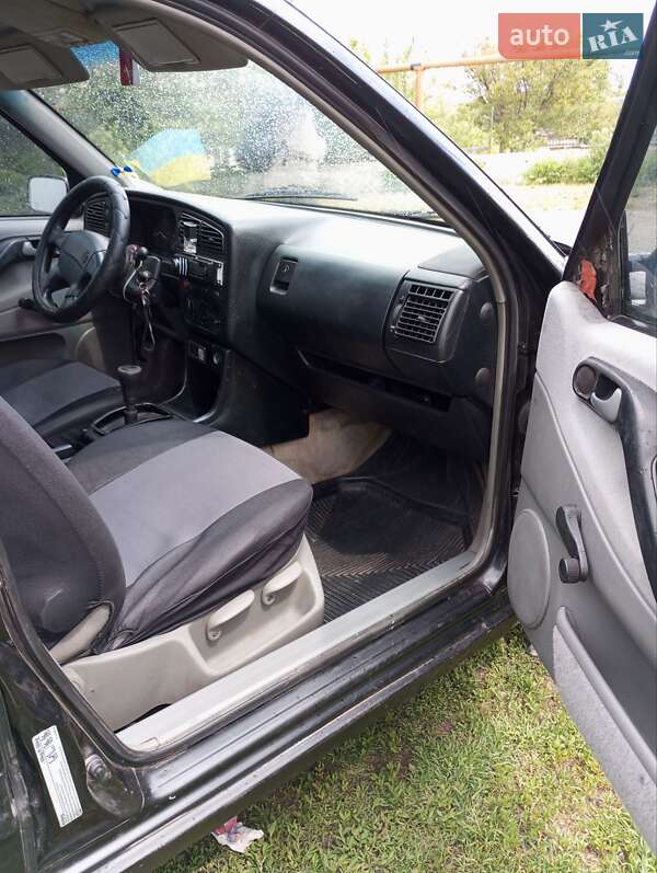 Универсал Volkswagen Passat 1994 в Днепре