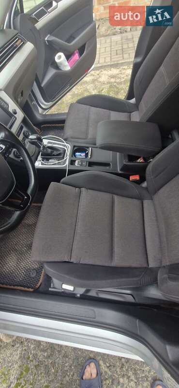 Универсал Volkswagen Passat 2015 в Луцке