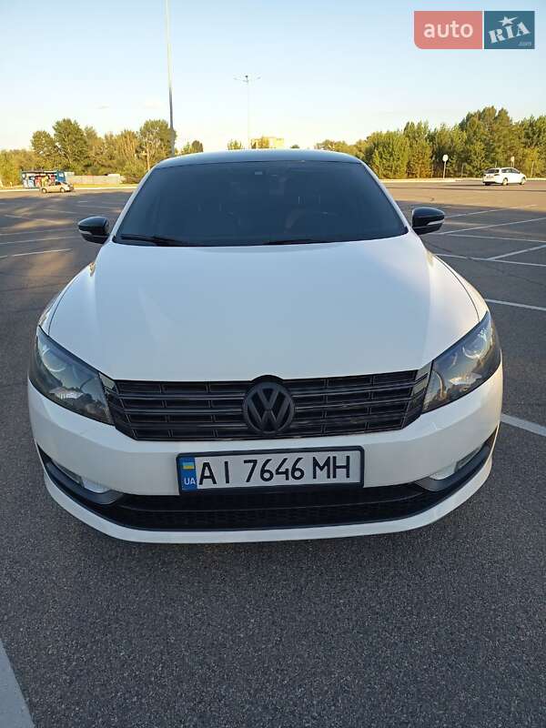 Седан Volkswagen Passat 2015 в Киеве