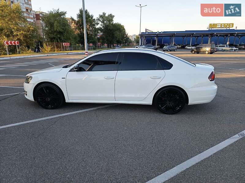 Седан Volkswagen Passat 2015 в Киеве