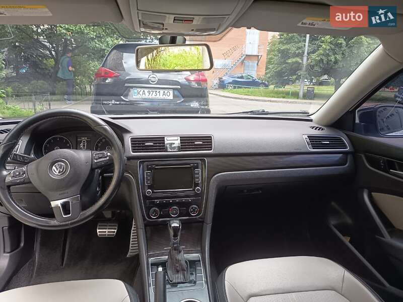 Седан Volkswagen Passat 2015 в Киеве