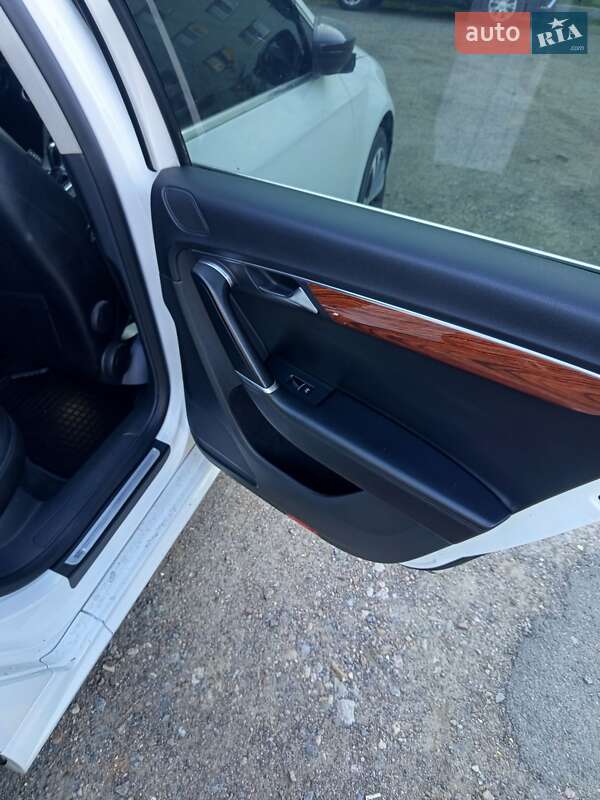 Универсал Volkswagen Passat 2010 в Кропивницком фото 3 Универсал Volkswagen Passat 2010 в Кропивницком