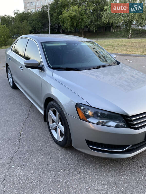 Седан Volkswagen Passat 2013 в Киеве