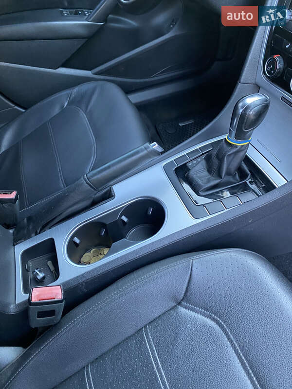 Седан Volkswagen Passat 2013 в Киеве