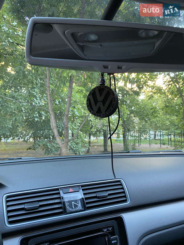 Седан Volkswagen Passat 2013 в Киеве