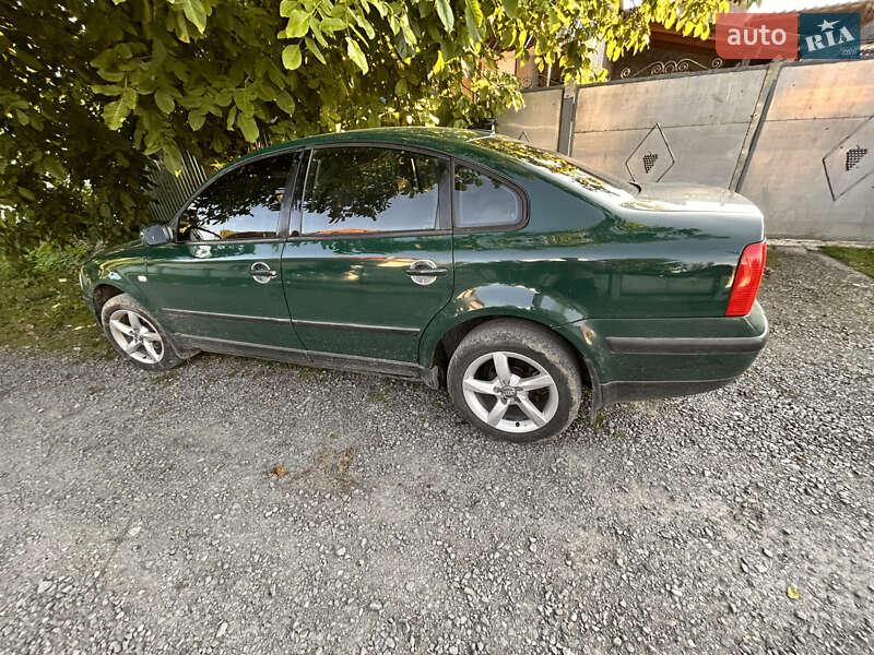 Седан Volkswagen Passat 1997 в Мукачево