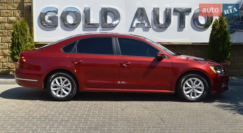Седан Volkswagen Passat 2018 в Одессе
