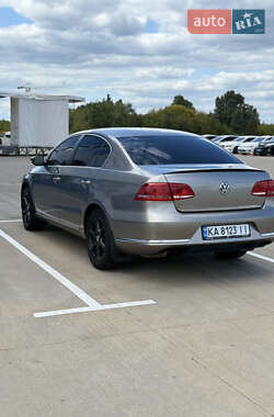 Седан Volkswagen Passat 2012 в Киеве