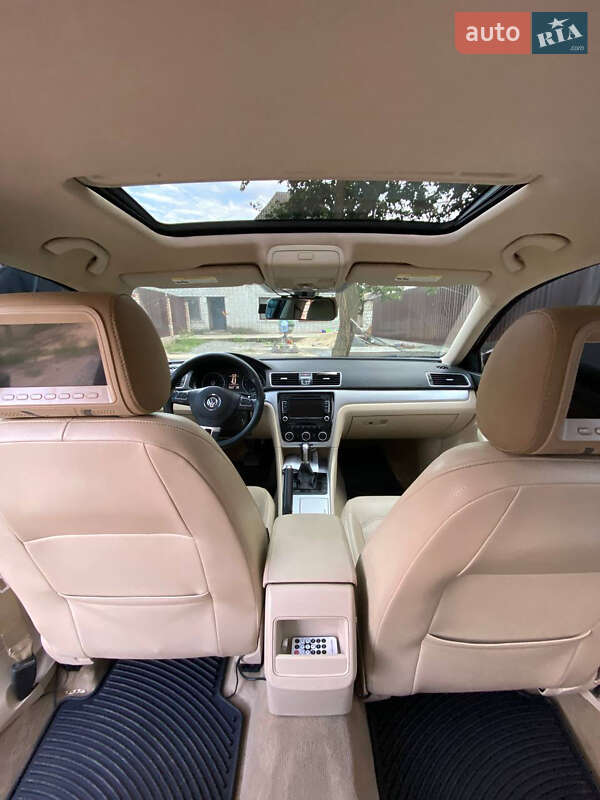 Седан Volkswagen Passat 2011 в Днепре
