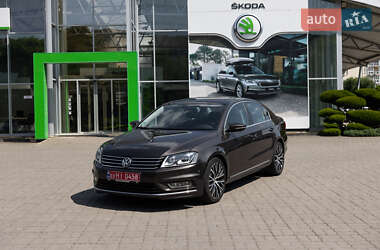 Седан Volkswagen Passat 2012 в Луцке