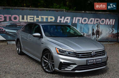 Седан Volkswagen Passat 2018 в Киеве