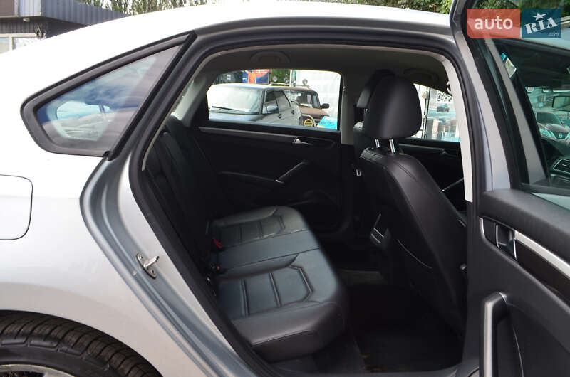 Седан Volkswagen Passat 2018 в Киеве фото 18 Седан Volkswagen Passat 2018 в Киеве