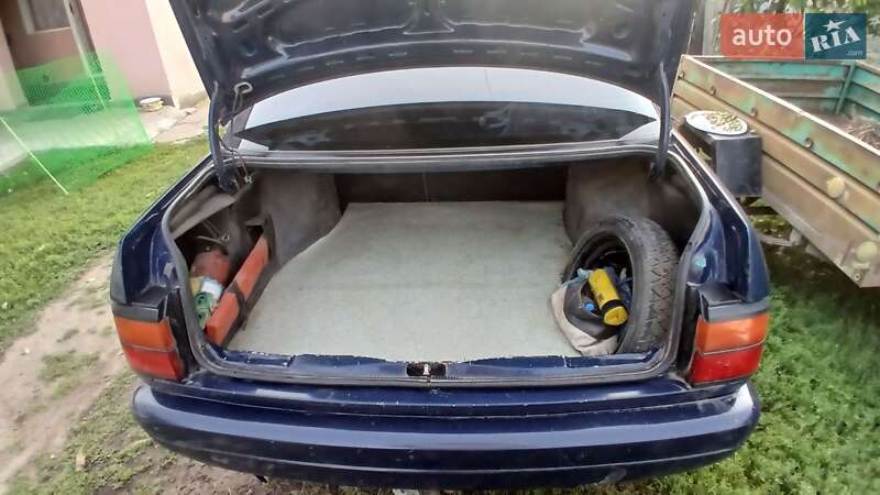Седан Volkswagen Passat 1993 в Вінниці