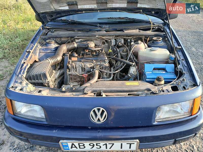 Седан Volkswagen Passat 1993 в Вінниці