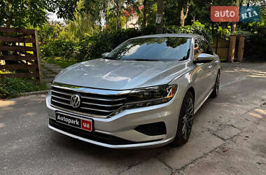 Седан Volkswagen Passat 2020 в Киеве