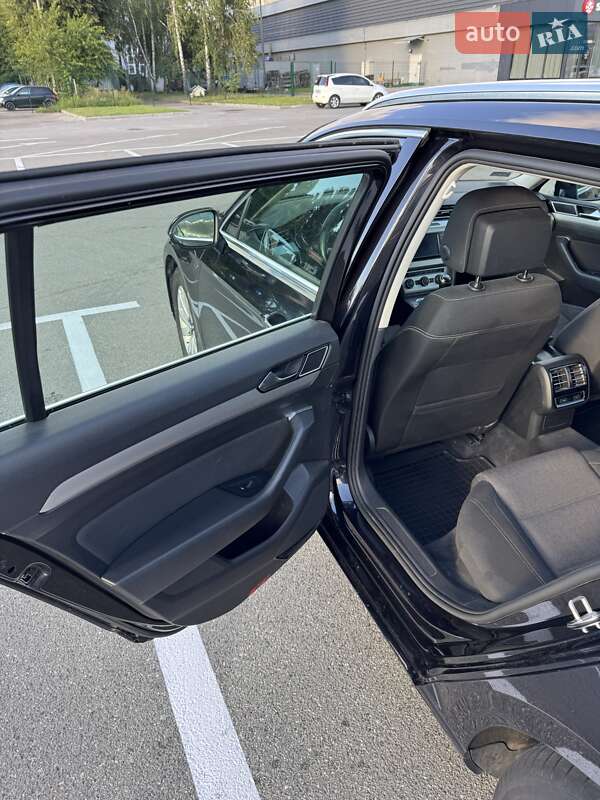 Універсал Volkswagen Passat 2015 в Києві