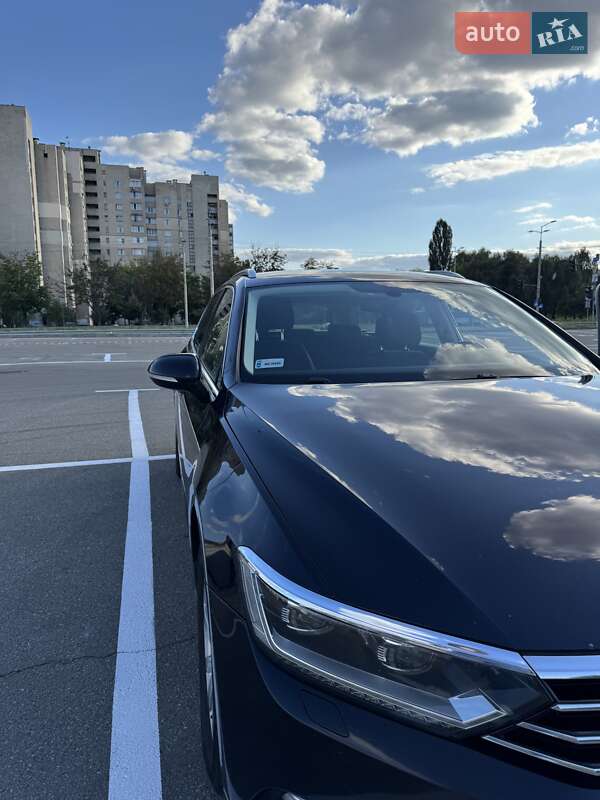 Універсал Volkswagen Passat 2015 в Києві
