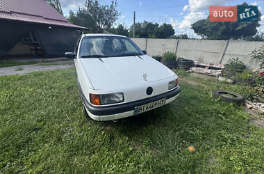 Седан Volkswagen Passat 1992 в Глобине