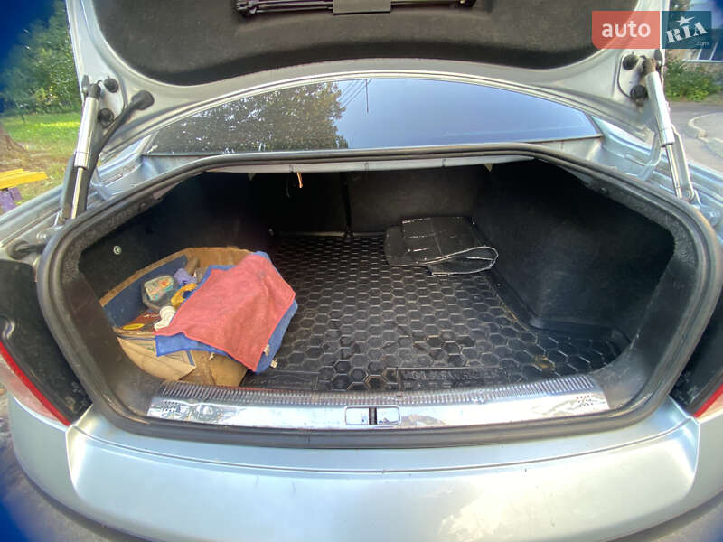 Седан Volkswagen Passat 2001 в Виннице