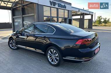 Седан Volkswagen Passat 2020 в Львове