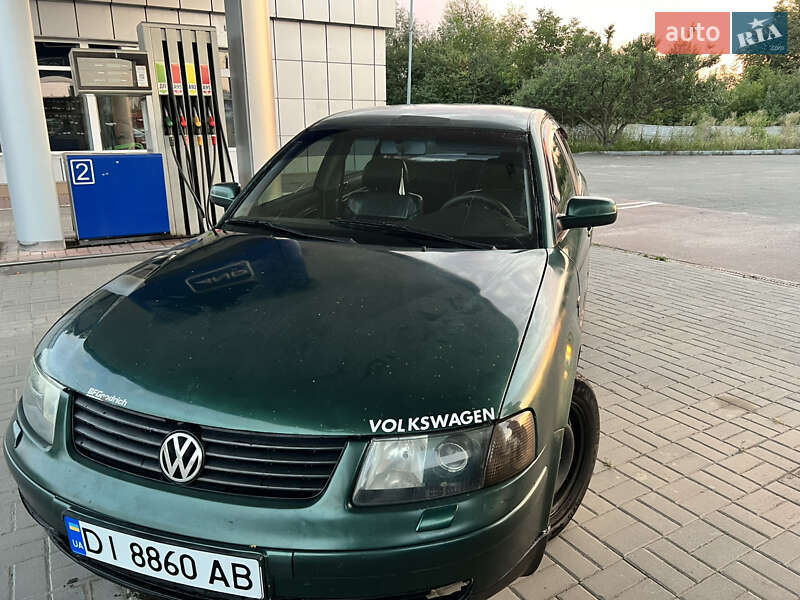 Седан Volkswagen Passat 1999 в Попільні