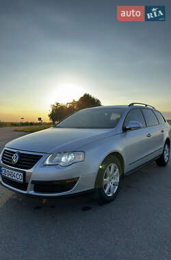 Универсал Volkswagen Passat 2010 в Чернигове