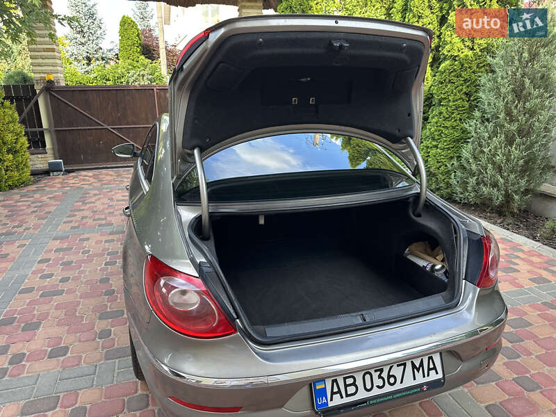 Купе Volkswagen Passat 2009 в Виннице