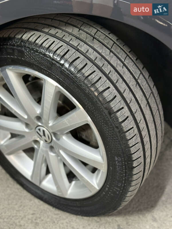 Універсал Volkswagen Passat 2014 в Одесі