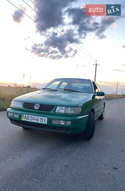 Седан Volkswagen Passat 1995 в Гайвороне