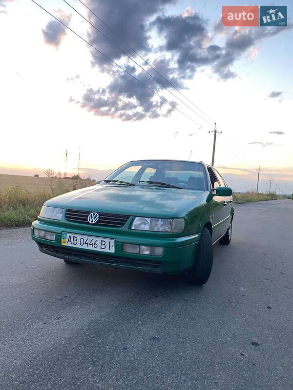 Седан Volkswagen Passat 1995 в Гайвороні фото Седан Volkswagen Passat 1995 в Гайвороні