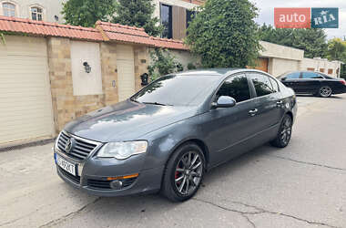 Седан Volkswagen Passat 2010 в Одессе