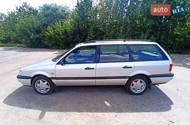 Універсал Volkswagen Passat 1996 в Харкові