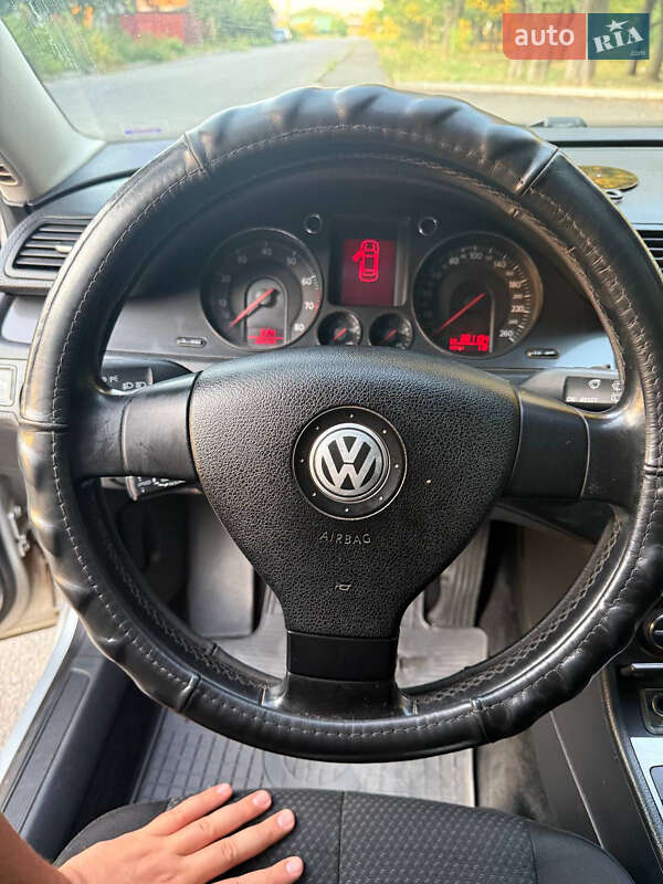 Універсал Volkswagen Passat 2006 в Гайвороні