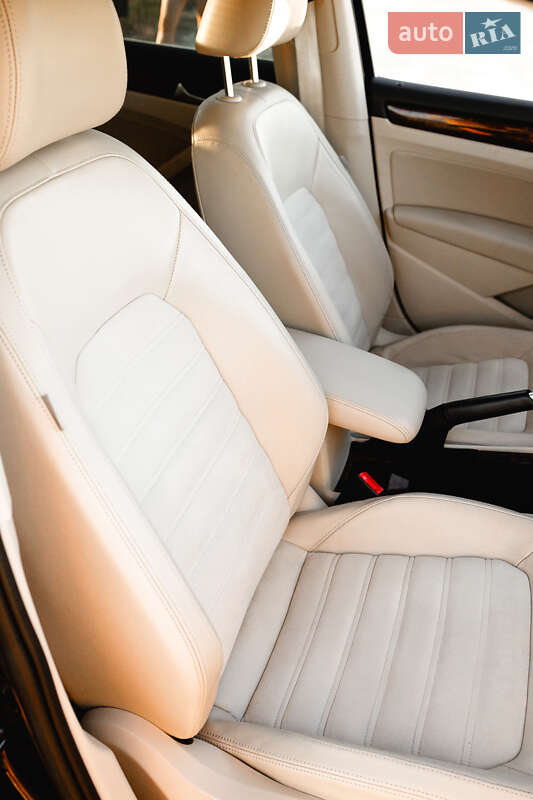 Седан Volkswagen Passat 2011 в Одесі