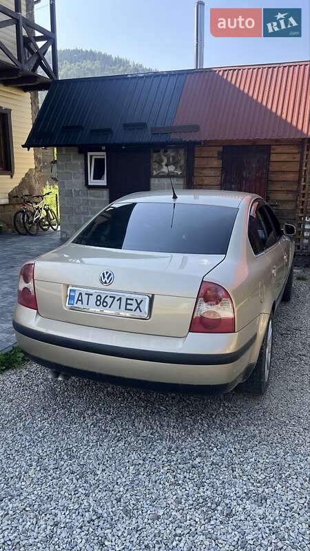 Седан Volkswagen Passat 2000 в Надворной