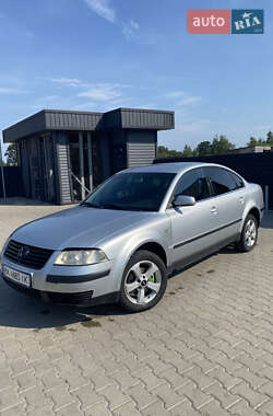 Седан Volkswagen Passat 2001 в Рокитном