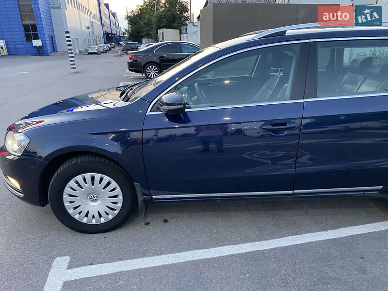 Универсал Volkswagen Passat 2012 в Днепре