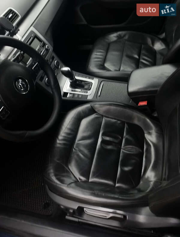 Универсал Volkswagen Passat 2012 в Днепре