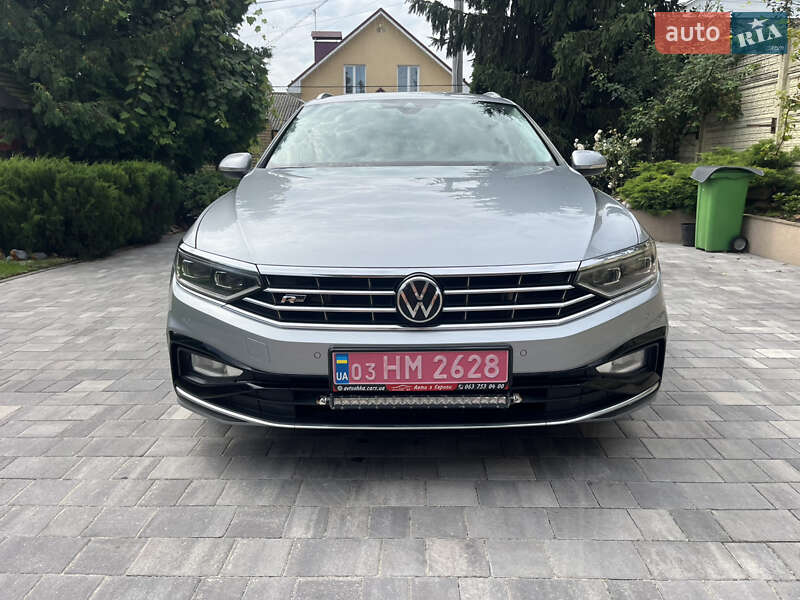 Универсал Volkswagen Passat 2021 в Житомире