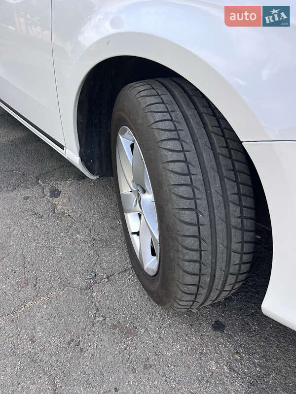 Седан Volkswagen Passat 2012 в Одесі