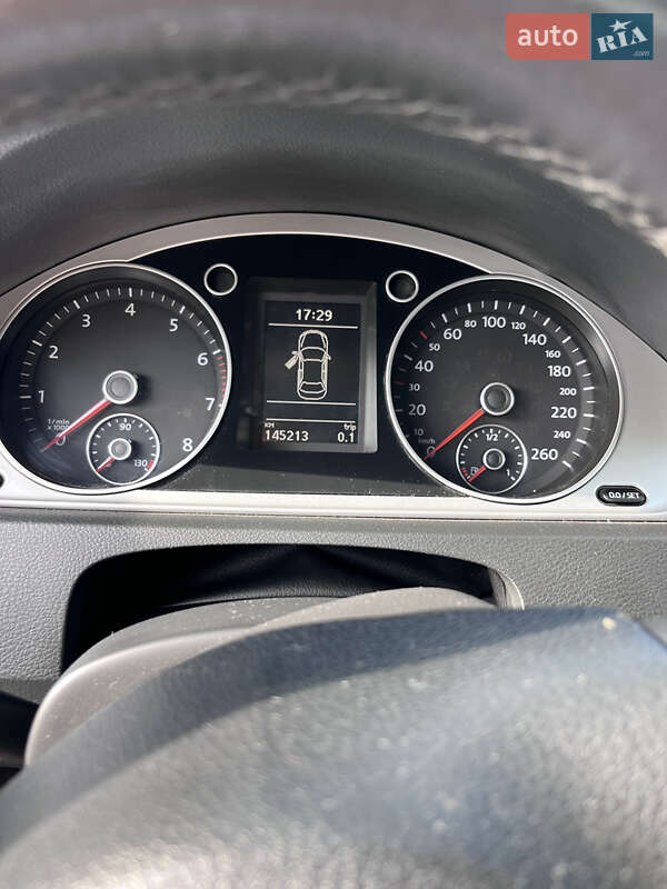 Седан Volkswagen Passat 2012 в Одесі