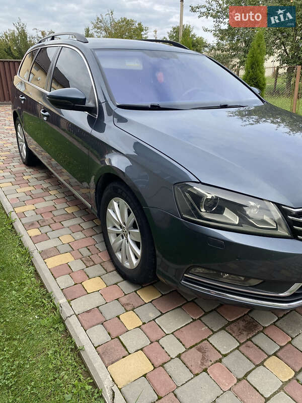 Універсал Volkswagen Passat 2011 в Дрогобичі